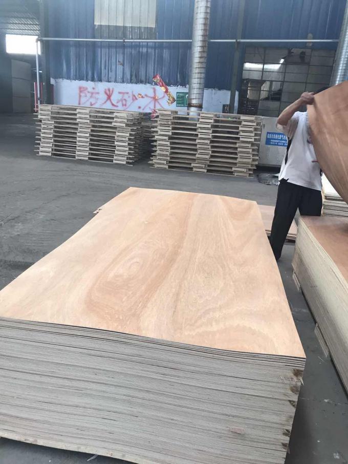 Waterproof Hot Pressed Commercial Grade Plywood For Studing Room Decoration