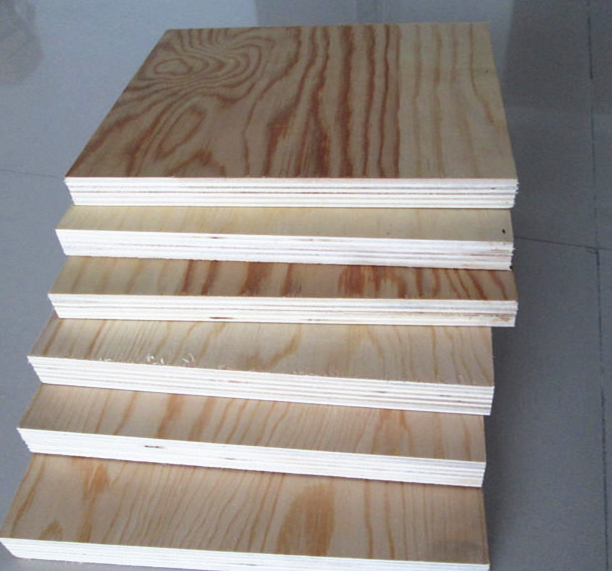 Natural Color Pine Veneer Plywood , Furniture grade 4 By 8 Plywood Sheets