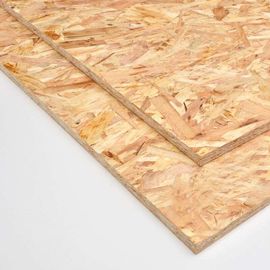 China Sound Insulation OSB Oriented Strand Board For Packing And Construction +/-0.5mm factory