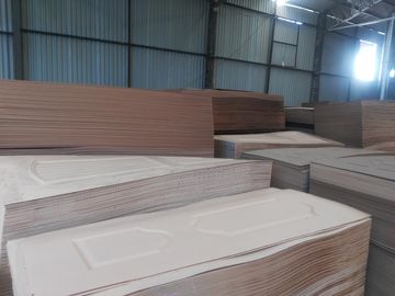 Inside Furniture Oak Veneer Door Skin , Beautiful Door Panel Skins With Sapeli Veneer