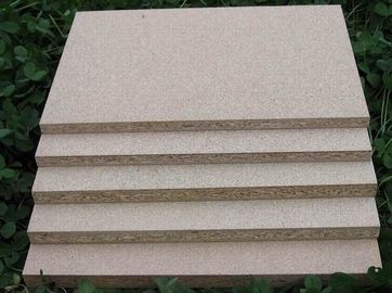 Poplar Particle Board Laminated Sheet , E1 Glue Pallet Compressed Particle Board