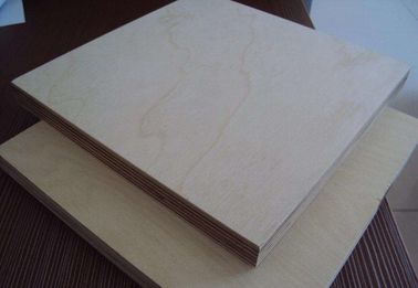 Natural Color Pine Veneer Plywood , Furniture grade 4 By 8 Plywood Sheets