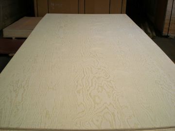 Natural Color Pine Veneer Plywood , Furniture grade 4 By 8 Plywood Sheets